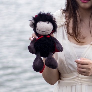 神经质的短发控